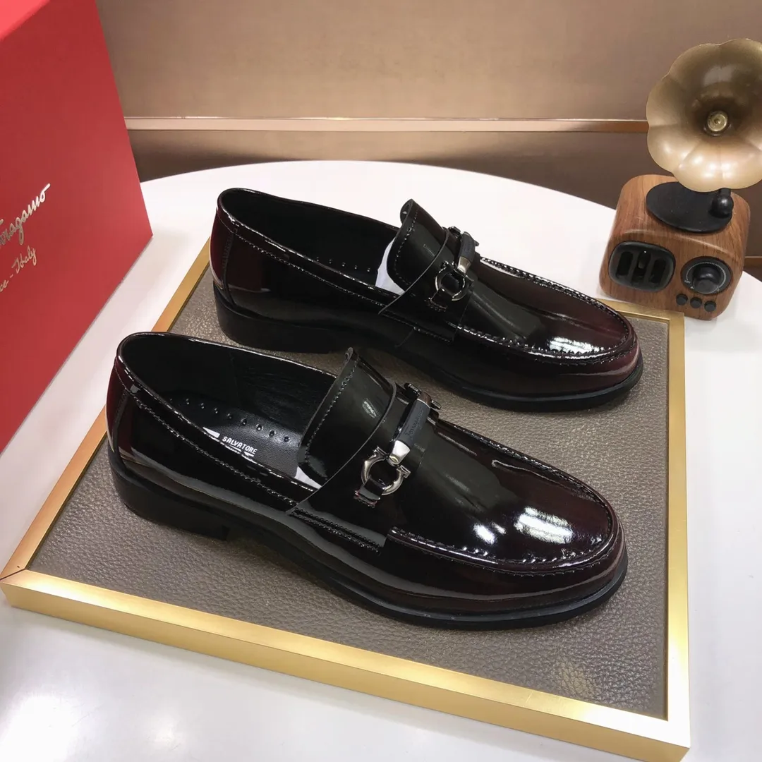 Men's shoes💰480💰[Ferragamo/Ferragamo] The latest model in the counter. Original imported high-quality cowhide with open sides + imported sheepskin lining + original luxury metal buckle + original combination outsole. Comparison without pressure. 38--45 (45 is custom-made and cannot be returned or exchanged)